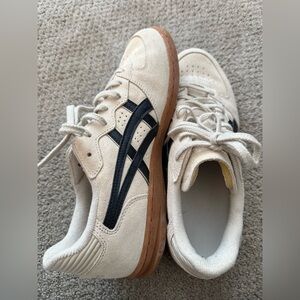Asics Skyhand OG Cream and Black Sneakers - Women’s 9.5